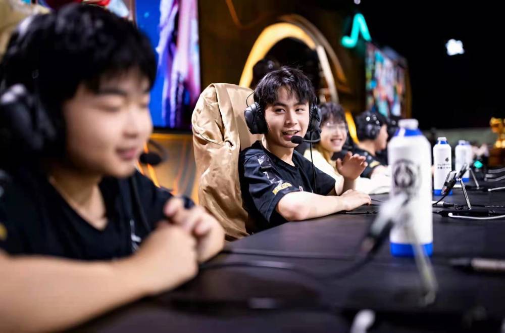 EWC官方发布沙特杯预热海报：冠军争夺战将于7月4日打响