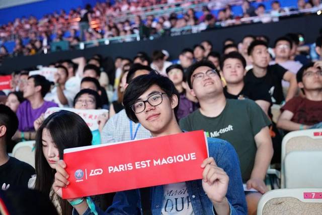 PGL Astana 2025 第一天：精彩比赛、击杀、评论、表情包、网红反应