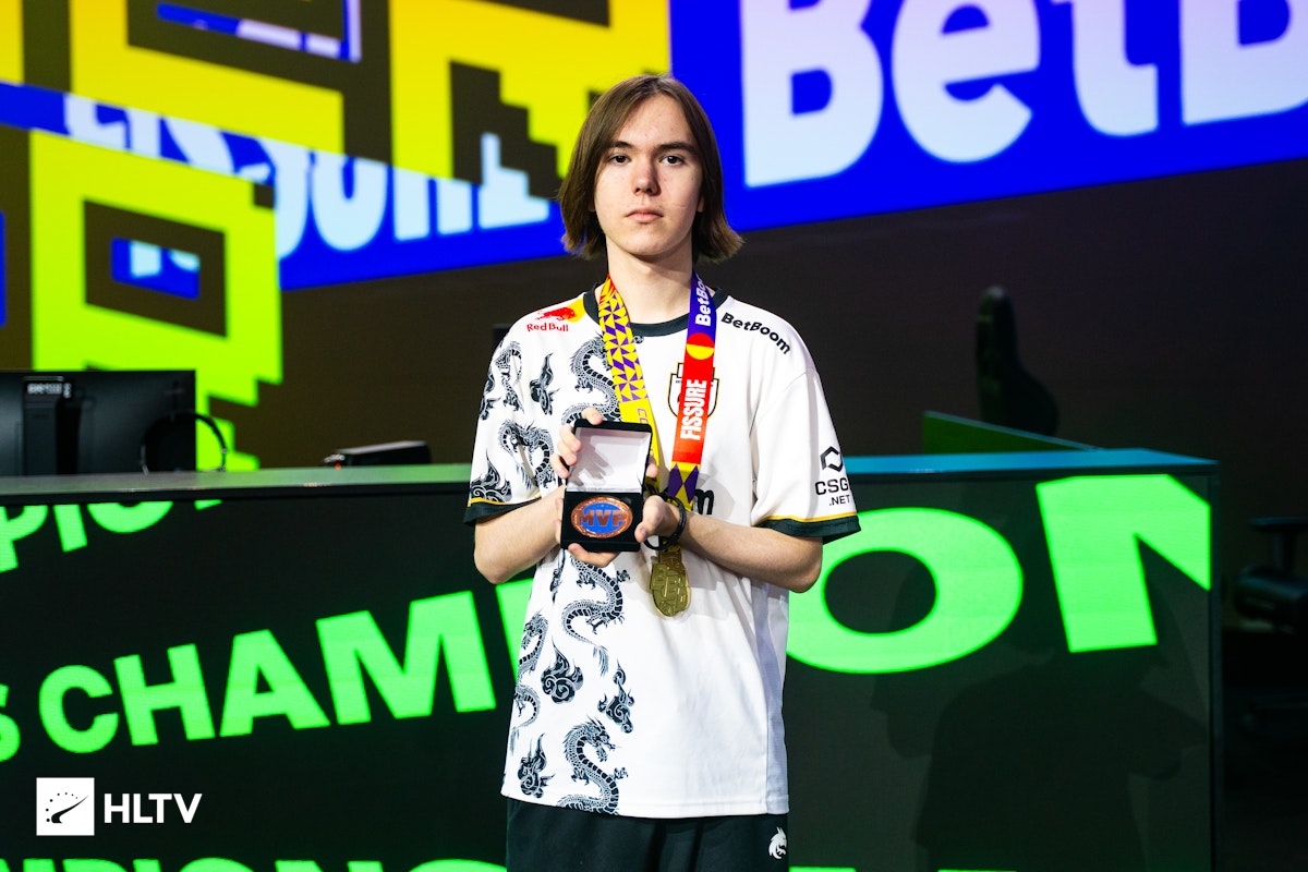 要破心魔！王多多：Faker真不能退役！我们一定要在有生之年战胜一次